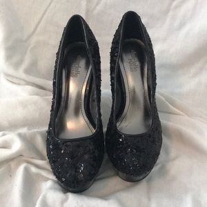 Full sequin black platform pumps (heels)